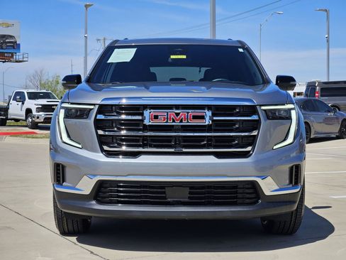 Used 2025 GMC Acadia Elevation image 6