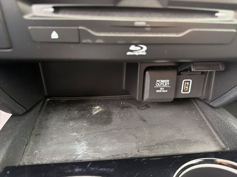 Used 2021 Honda Pilot Touring image 18