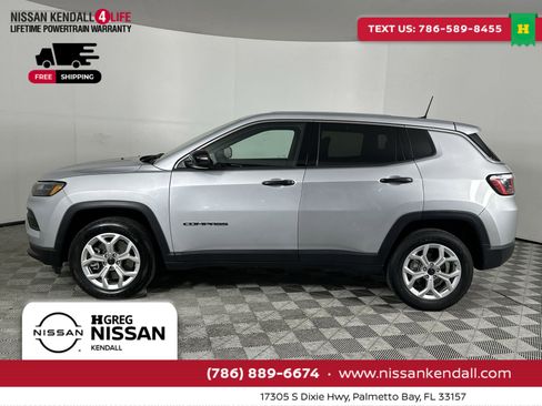 Used 2025 Jeep Compass Sport image 7