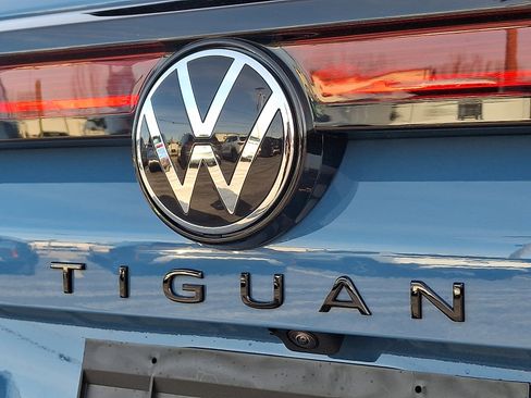 New 2026 Volkswagen Tiguan SE R-Line image 12