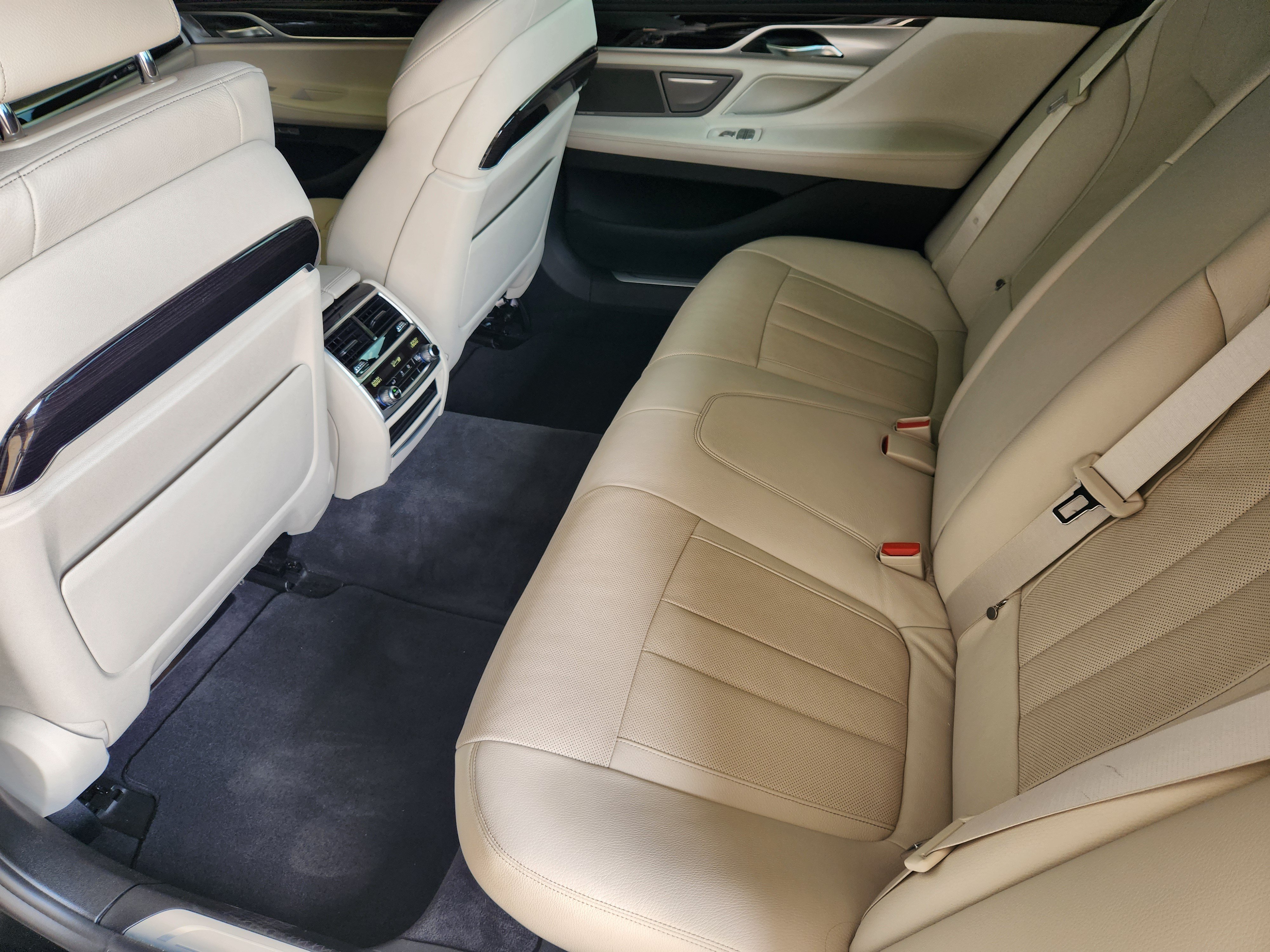Used 2016 BMW 740i RWD image 30