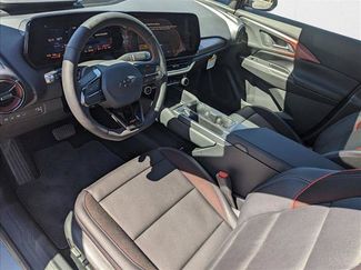 New 2025 Chevrolet Equinox EV RS w/ Convenience Package II AWD/4WD video 3
