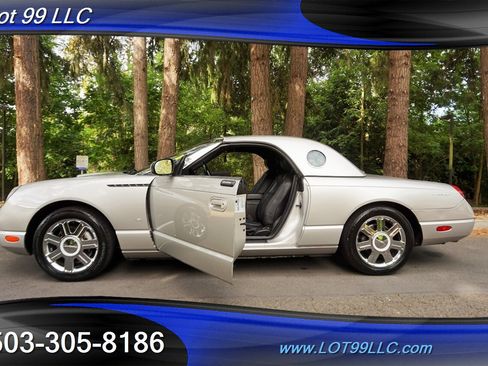 Used 2004 Ford Thunderbird image 25