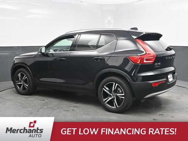 Used 2024 Volvo XC40 B5 Core AWD/4WD image 4
