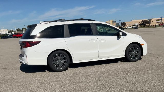 New 2027 Honda Odyssey Touring image 9