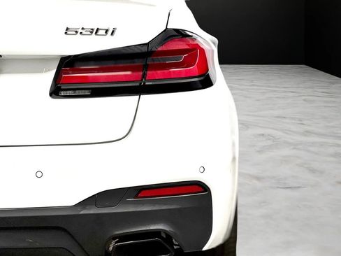 Used 2022 BMW 530i xDrive w/ M Sport Package image 14