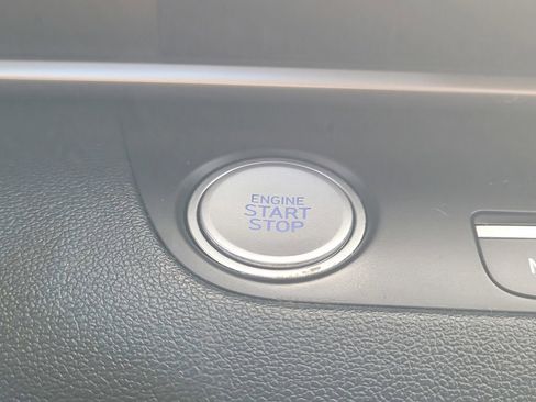 Used 2023 Hyundai Elantra SEL w/ Convenience Package image 17