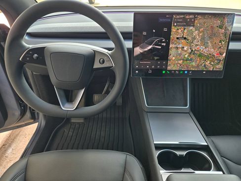 Used 2026 Tesla Model Y Long Range RWD image 10