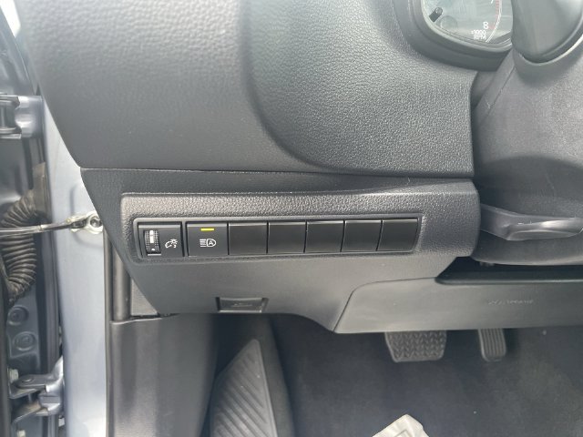 Used 2025 Toyota Corolla LE FWD image 21