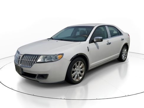 Used 2010 Lincoln MKZ FWD image 3