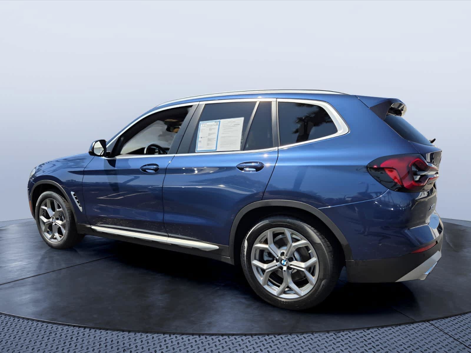 Used 2023 BMW X3 xDrive30i w/ Premium Package AWD/4WD image 4