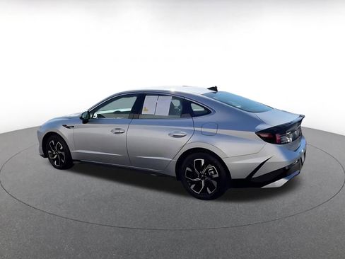 Used 2025 Kia Soul LX w/ LX Technology Package image 10