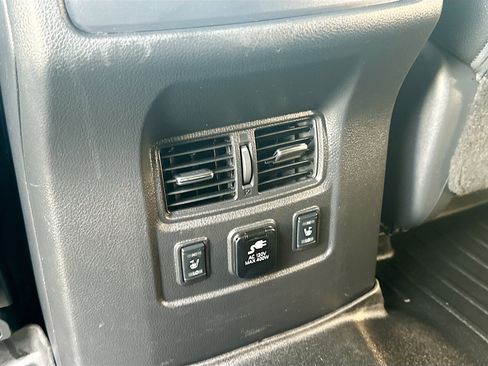 Used 2017 Nissan Titan PRO-4X w/ Pro-4x Convenience Package AWD/4WD image 28