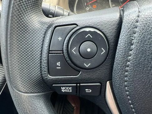 Used 2013 Toyota RAV4 XLE FWD image 19