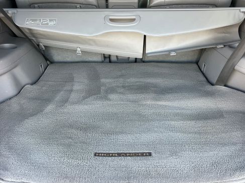 Used 2010 Toyota Highlander Limited AWD/4WD image 16