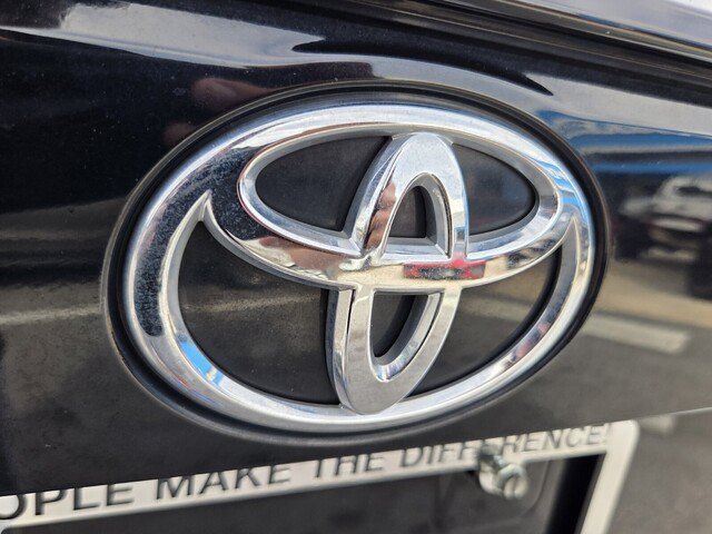 Used 2019 Toyota RAV4 XLE w/ Convenience Package FWD image 33