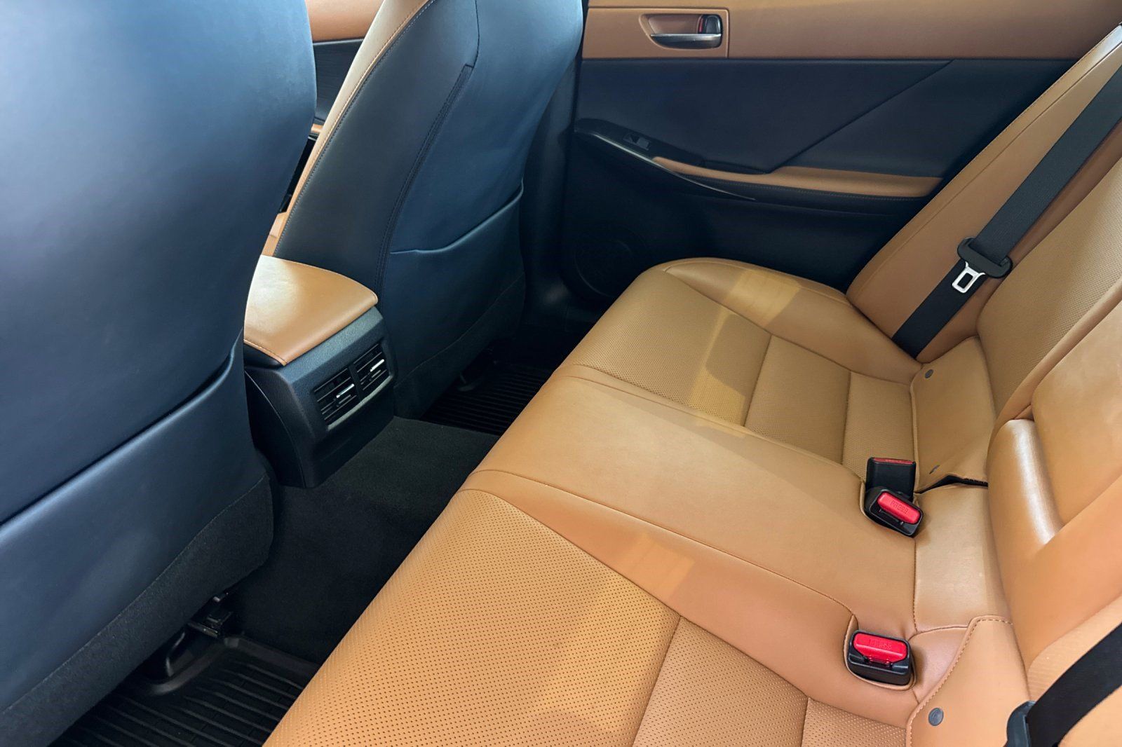 Certified 2022 Lexus IS 300 w/ Premium Package RWD image 15