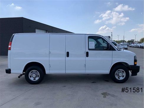 Used 2020 Chevrolet Express 2500 image 5