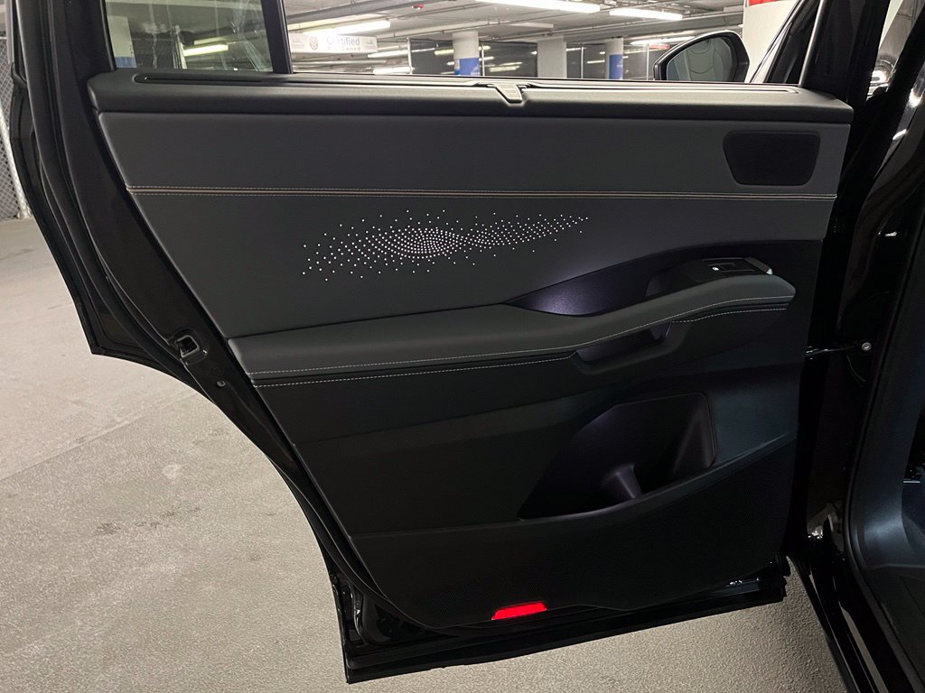 New 2027 Volkswagen Atlas SEL R-Line AWD/4WD image 17