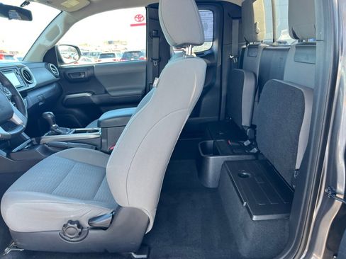 Used 2016 Toyota Tacoma SR5 image 34