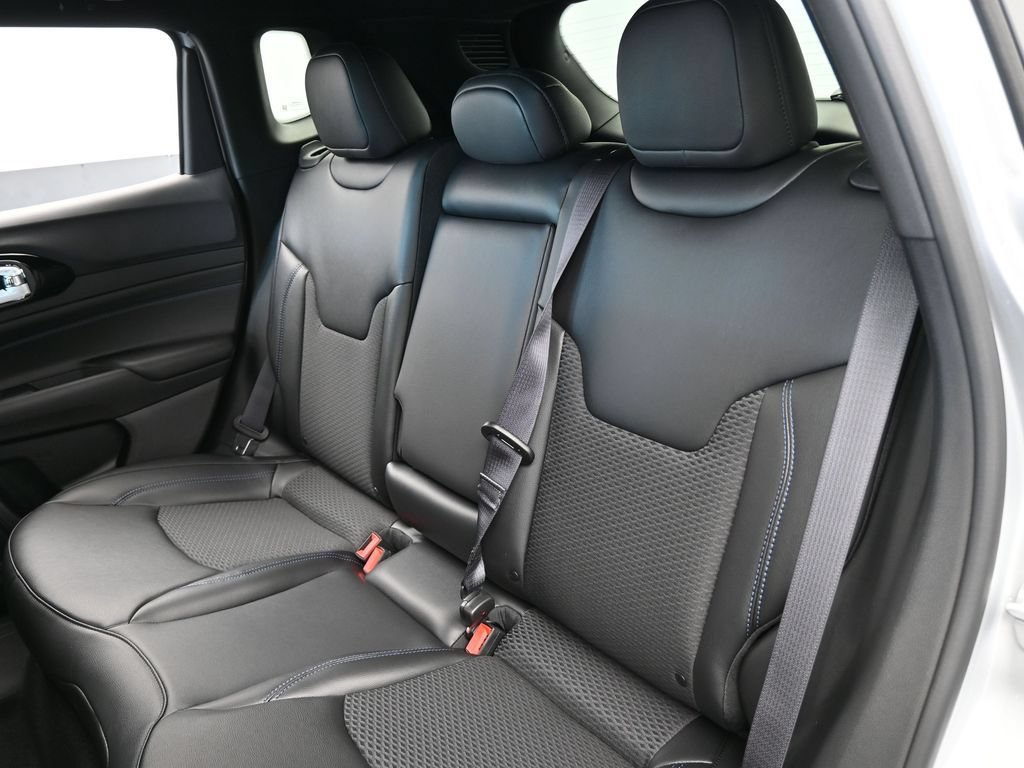 New 2026 Jeep Compass Latitude AWD/4WD image 24