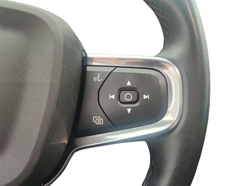 Used 2023 Volvo XC40 B5 Plus image 36