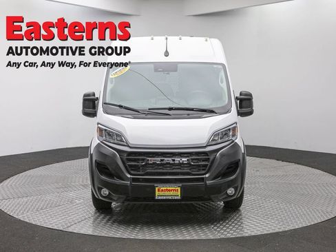 Used 2023 RAM ProMaster 2500 w/ Convenience Group FWD image 2