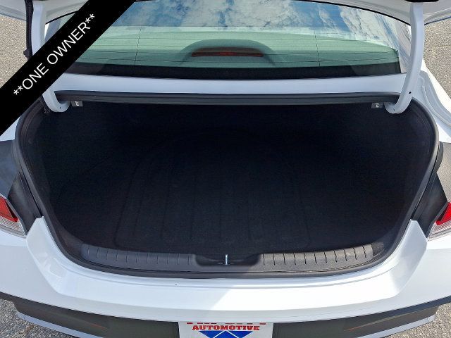 Used 2025 Hyundai Elantra SE FWD image 29