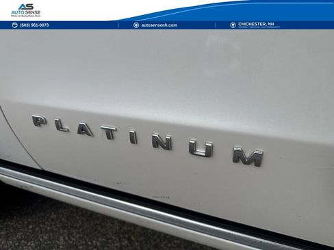 Used 2019 Ford Expedition Max Platinum AWD/4WD image 3