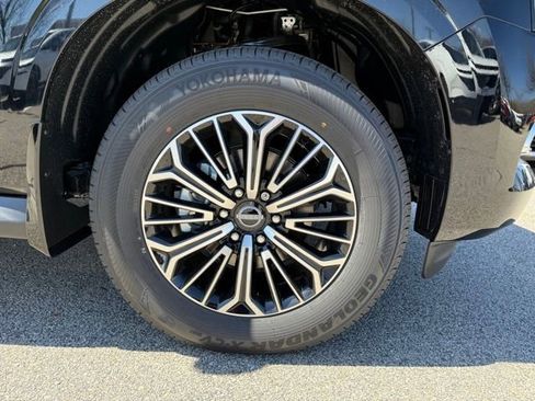 New 2025 Nissan Armada SL w/ Captain's Chari Seat Package image 14