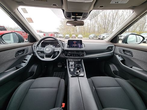 Used 2023 Nissan Rogue S image 29