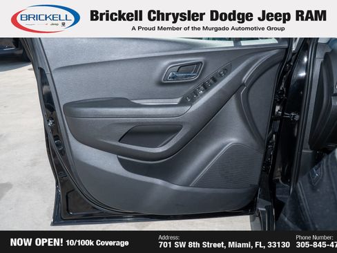 Used 2020 Chevrolet Trax LT w/ LT Convenience Package image 10