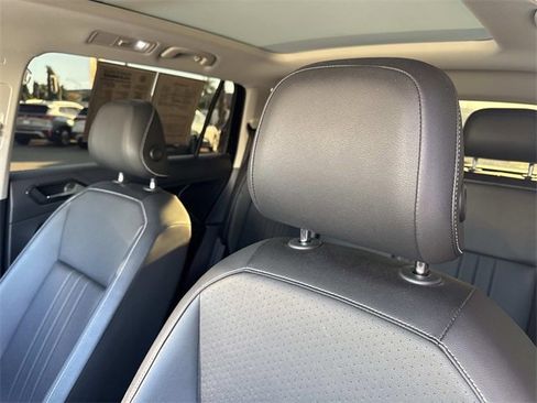Used 2023 Volkswagen Tiguan SE image 21