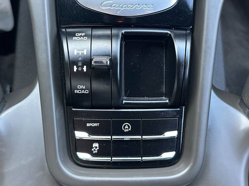 Used 2016 Porsche Cayenne AWD/4WD image 39