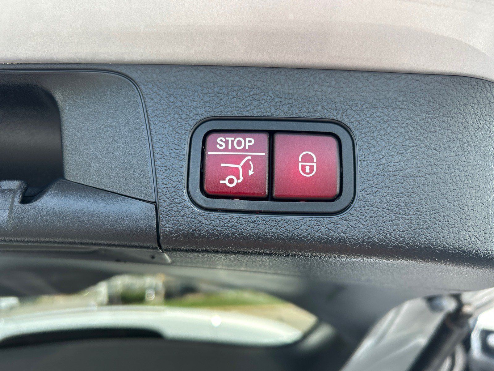 Used 2021 Mercedes-Benz GLB 250 4MATIC image 17