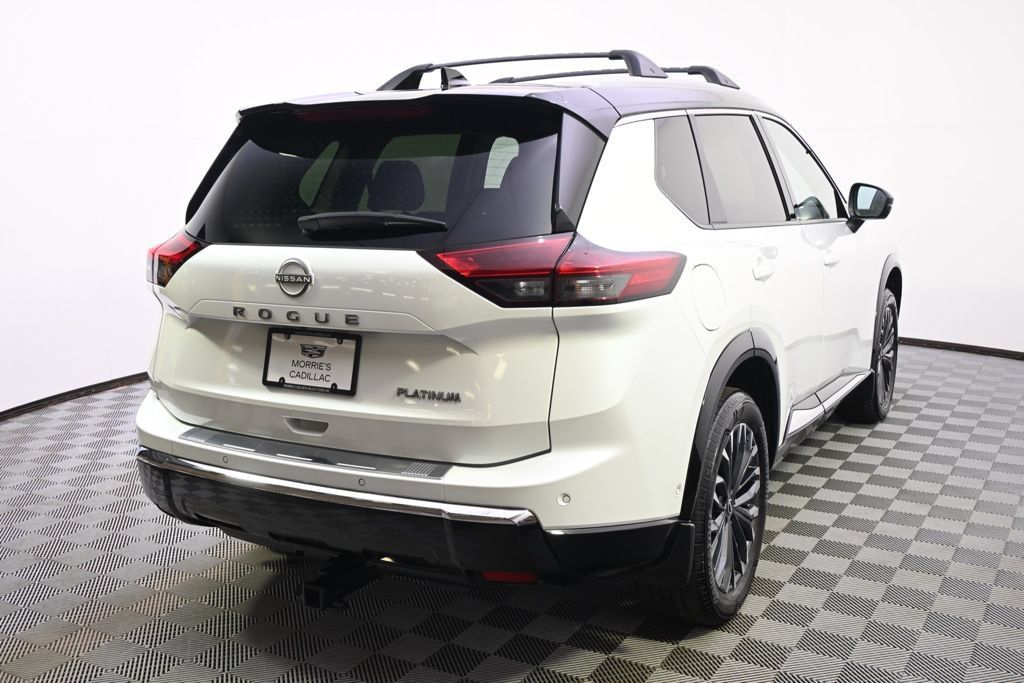Used 2025 Nissan Rogue Platinum FWD image 6