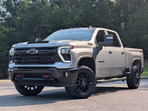 Used 2025 Chevrolet Silverado 2500 LT w/ Trail Boss Package AWD/4WD image 4