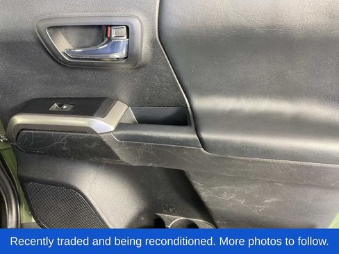 Used 2022 Toyota Tacoma Limited AWD/4WD image 26