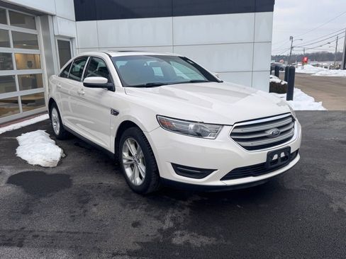 Used 2017 Ford Taurus SEL w/ Equipment Group 201A image 9