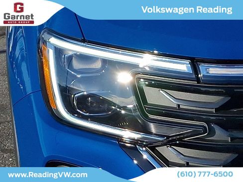 Used 2025 Volkswagen Atlas Cross Sport SE image 6