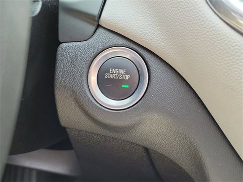 Used 2019 Chevrolet Equinox LS w/ LS Convenience Package image 23