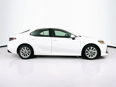 Used 2024 Toyota Camry LE image 10
