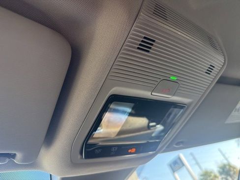 Used 2024 Volkswagen Atlas SE image 23