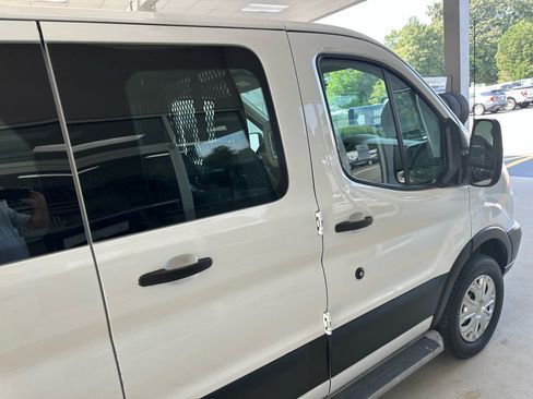 Used 2019 Ford Transit 250 130 Low Roof w/ Exterior Upgrade Package RWD image 8