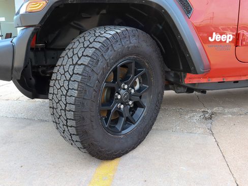 Used 2018 Jeep Wrangler Unlimited Sport S AWD/4WD image 18