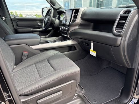 New 2026 RAM 1500 Express AWD/4WD image 14