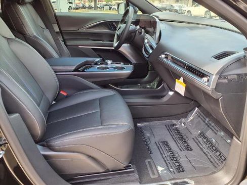 New 2026 Cadillac Lyriq V image 9