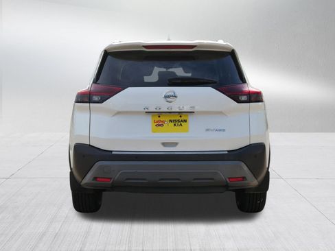 Certified 2021 Nissan Rogue SV w/ Premium Package AWD/4WD image 6