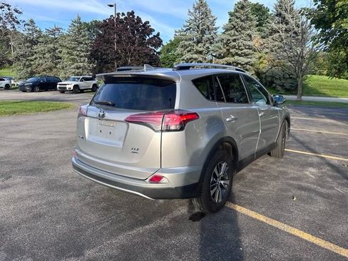 Used 2017 Toyota RAV4 XLE AWD/4WD image 3