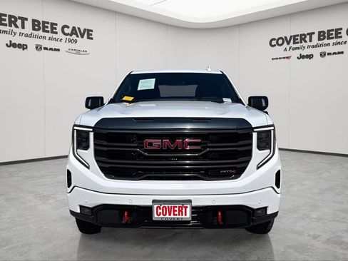 Used 2022 GMC Sierra 1500 AT4 w/ AT4 Premium Package image 2